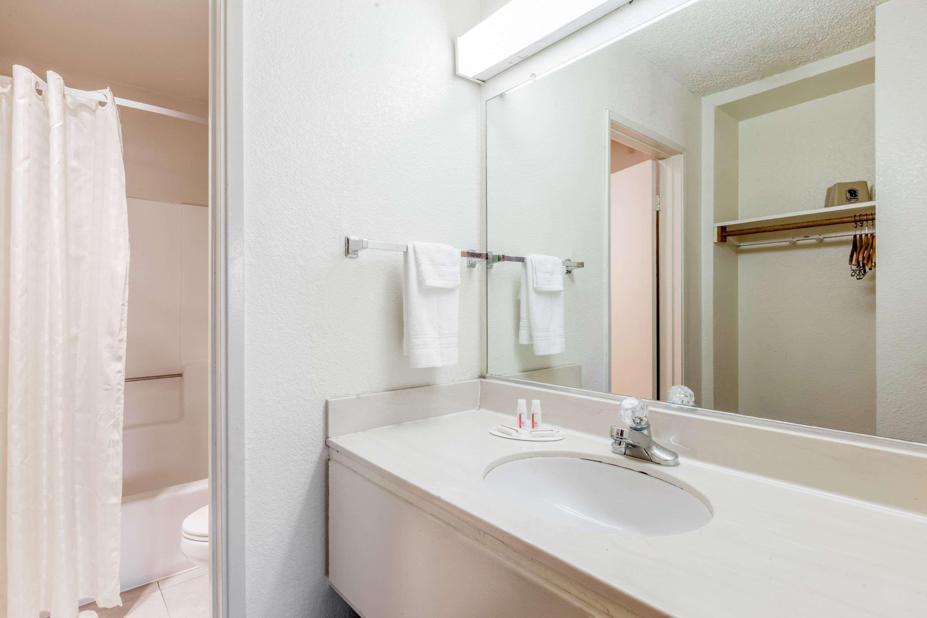 Super 8 By Wyndham Bakersfield/Central Exterior foto