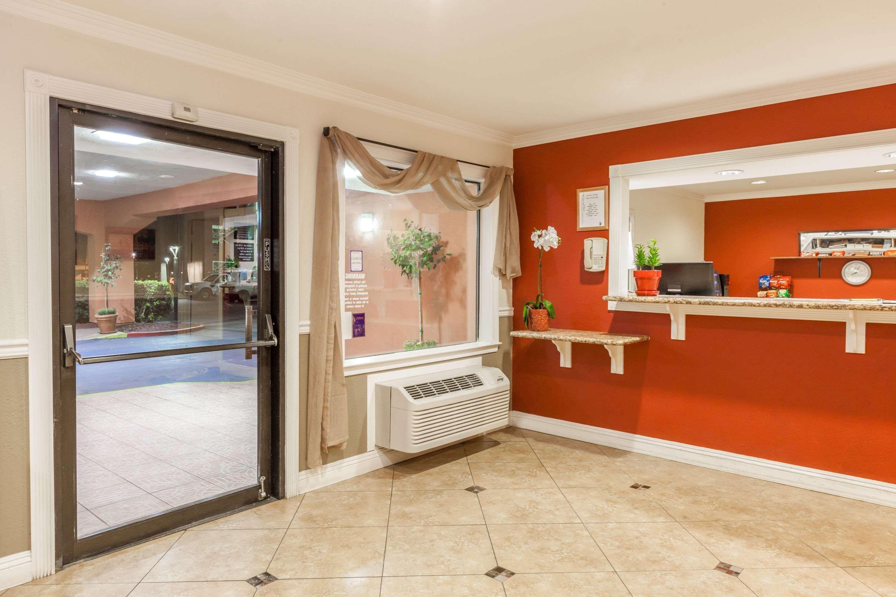 Super 8 By Wyndham Bakersfield/Central Exterior foto