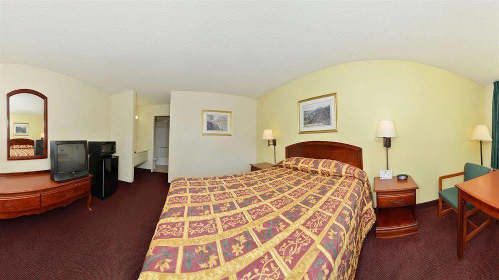 Super 8 By Wyndham Bakersfield/Central Exterior foto